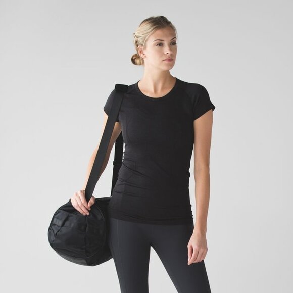 Lululemon Swiftly Tech Short Sleeve Crew - 4 Black - Picture 1 of 6